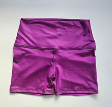 Load image into Gallery viewer, Metalized Short